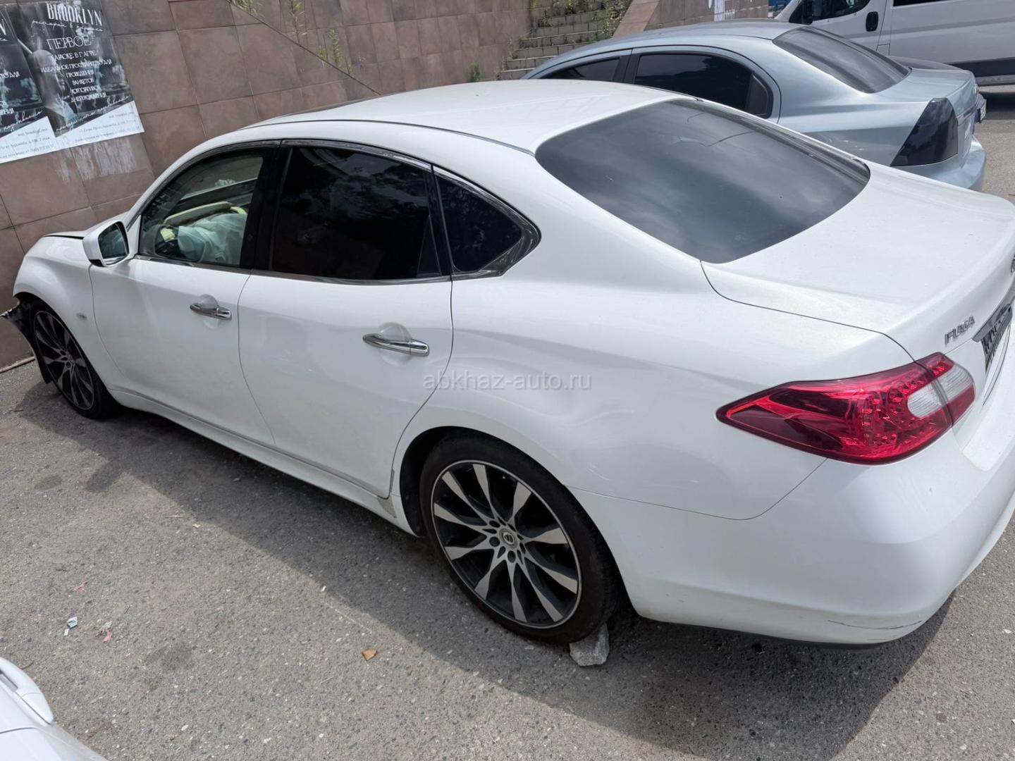 Nissan fuga