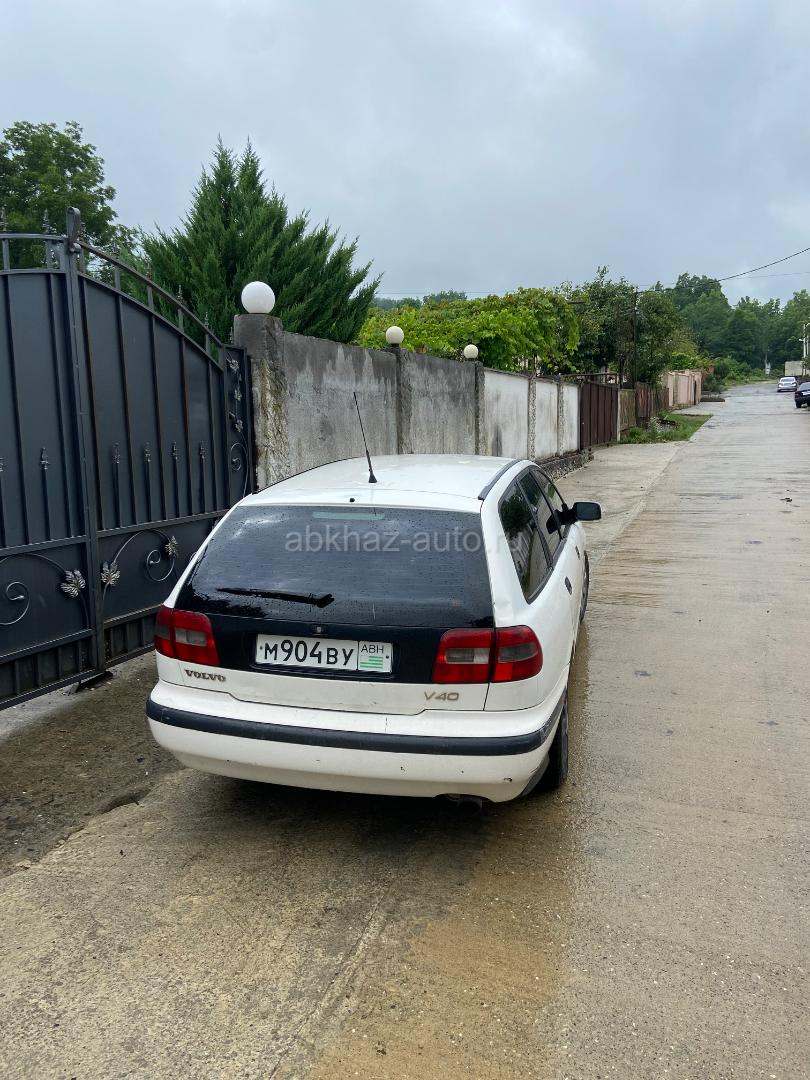 Volvo V40