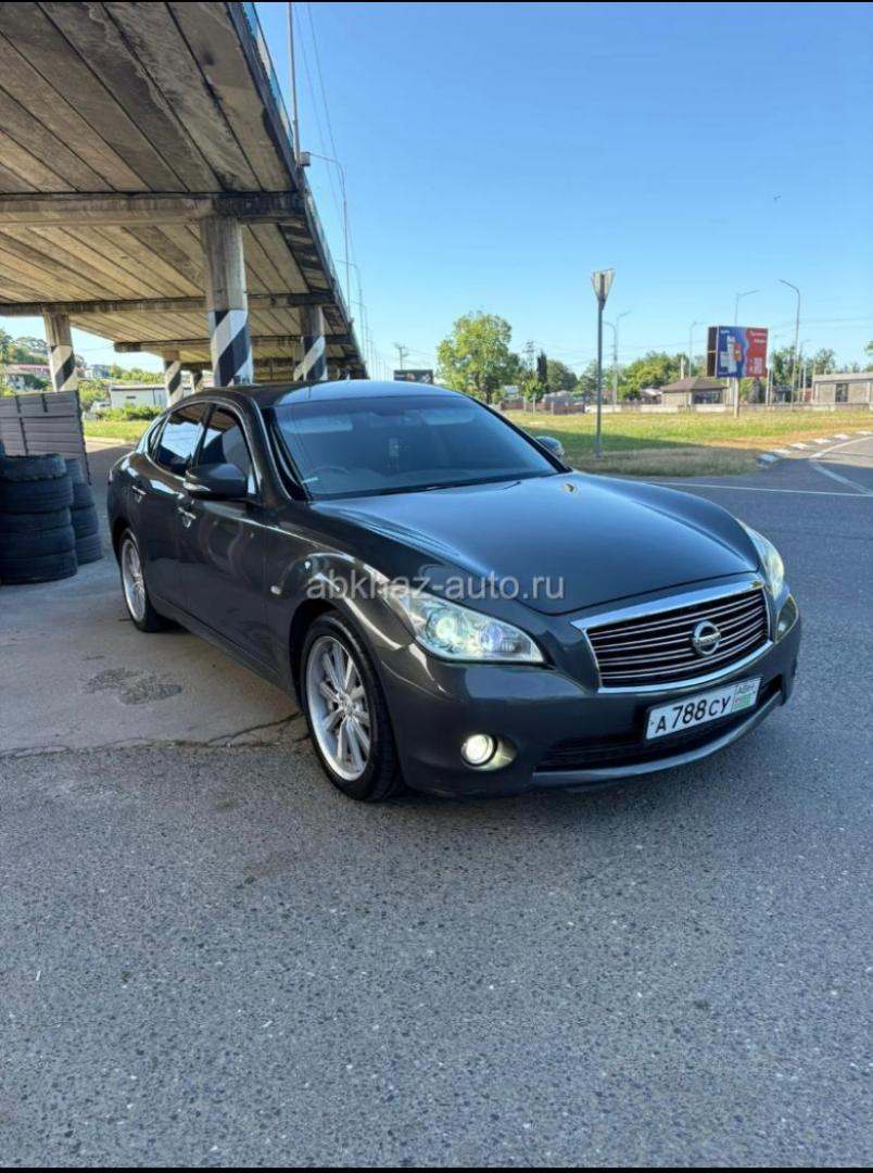 Nissan fuga