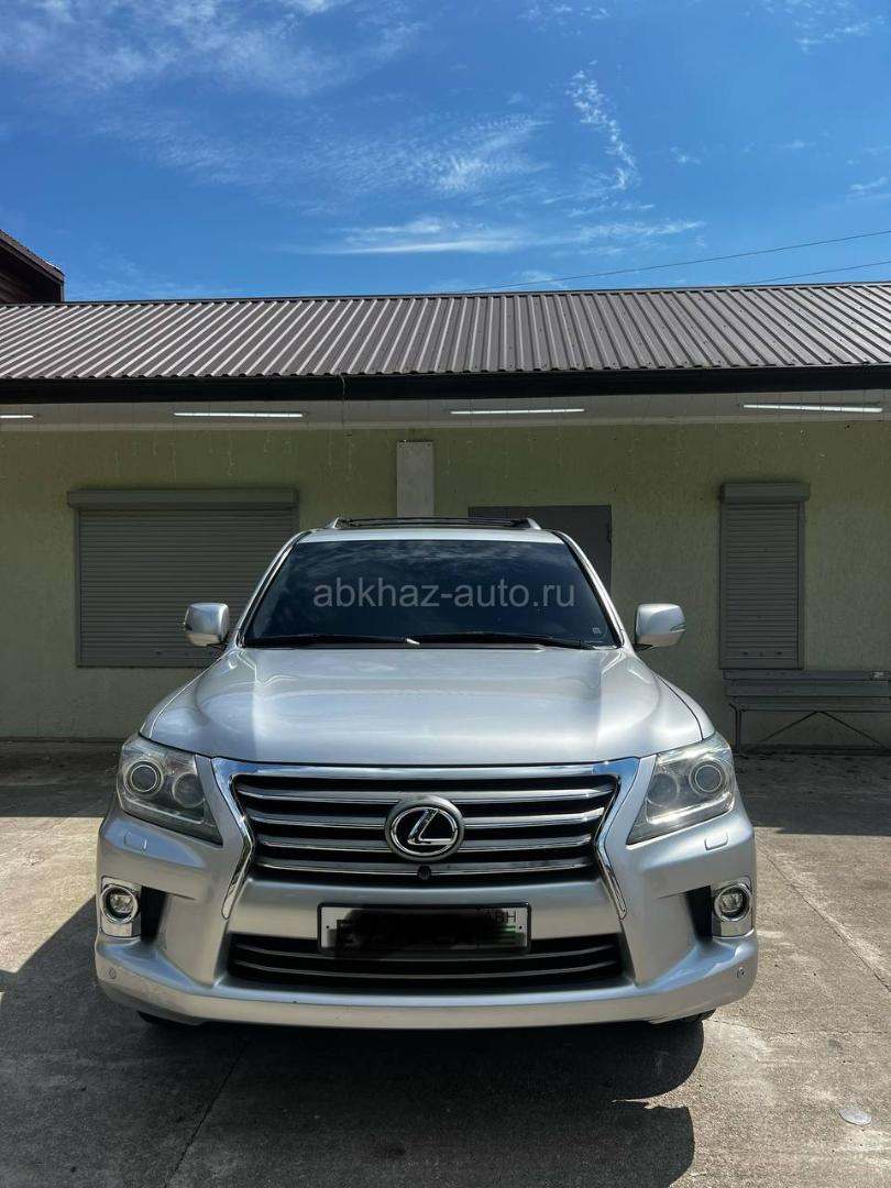 Lexus LX