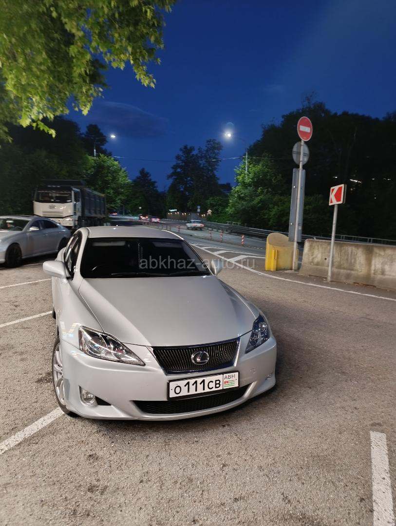 Lexus IS