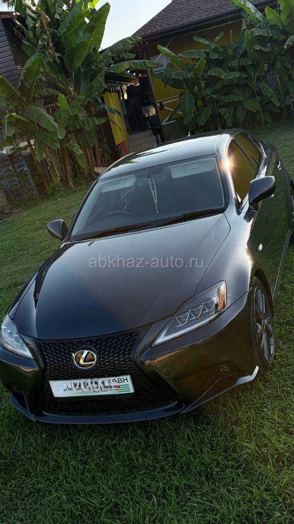 Lexus IS