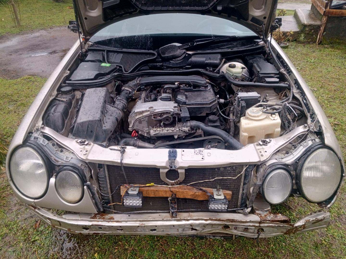 Запчасти на Мерседес  W210!