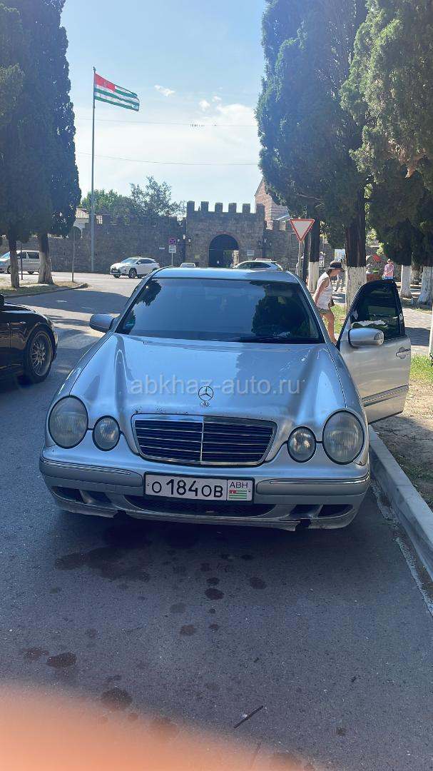 Mercedes-Benz 200-Series