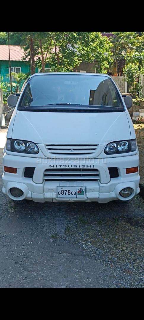 Mitsubishi L 400