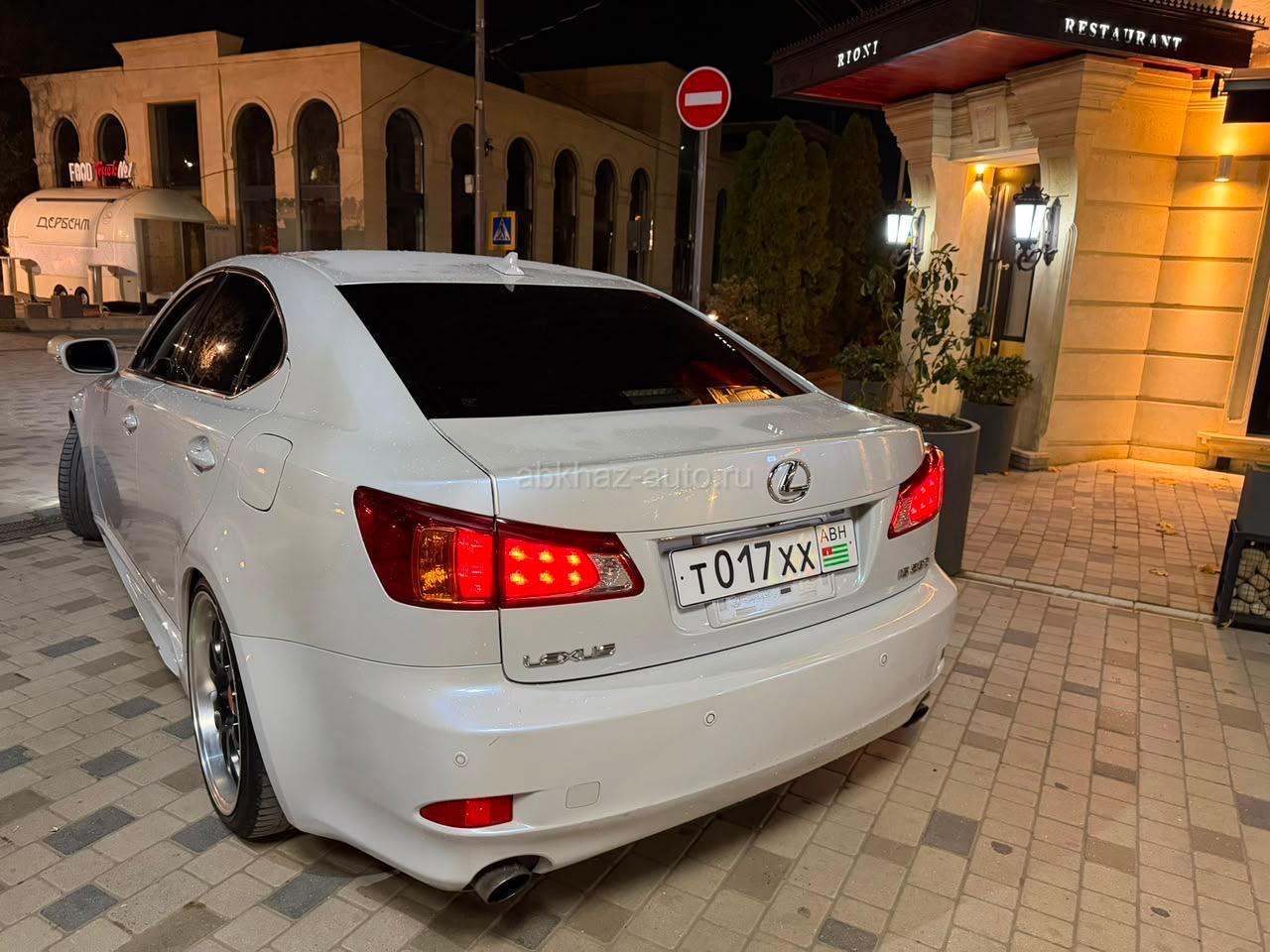 Lexus IS