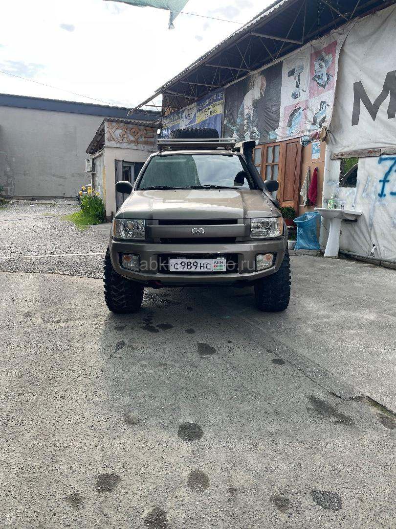 Infiniti QX4