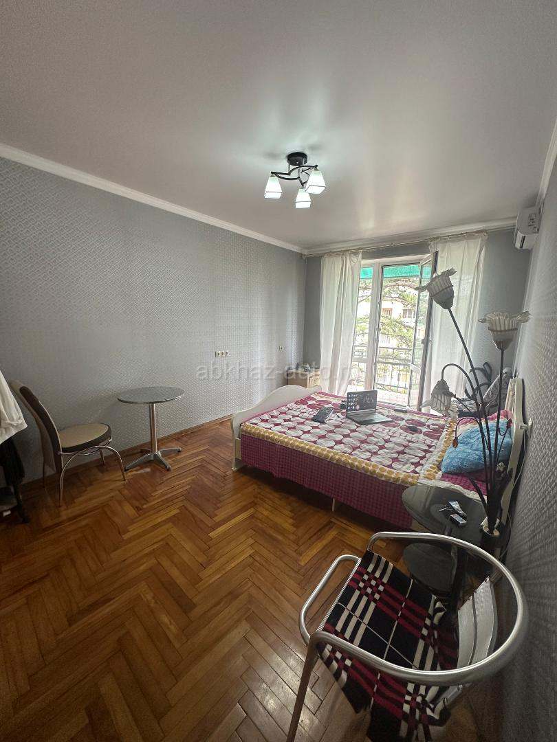 Продам 2х ком. кв. с ремонтом и мебелью