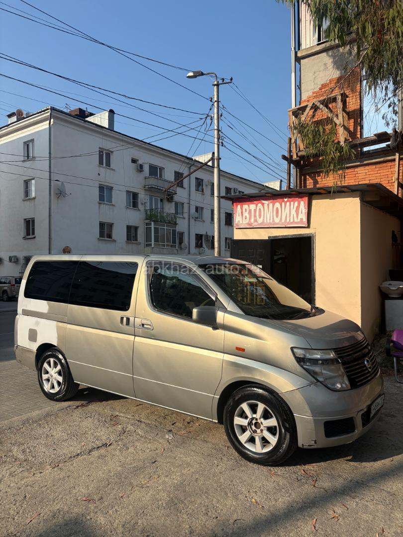 Nissan Elgrand