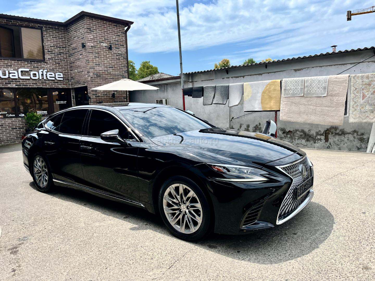 Lexus LS