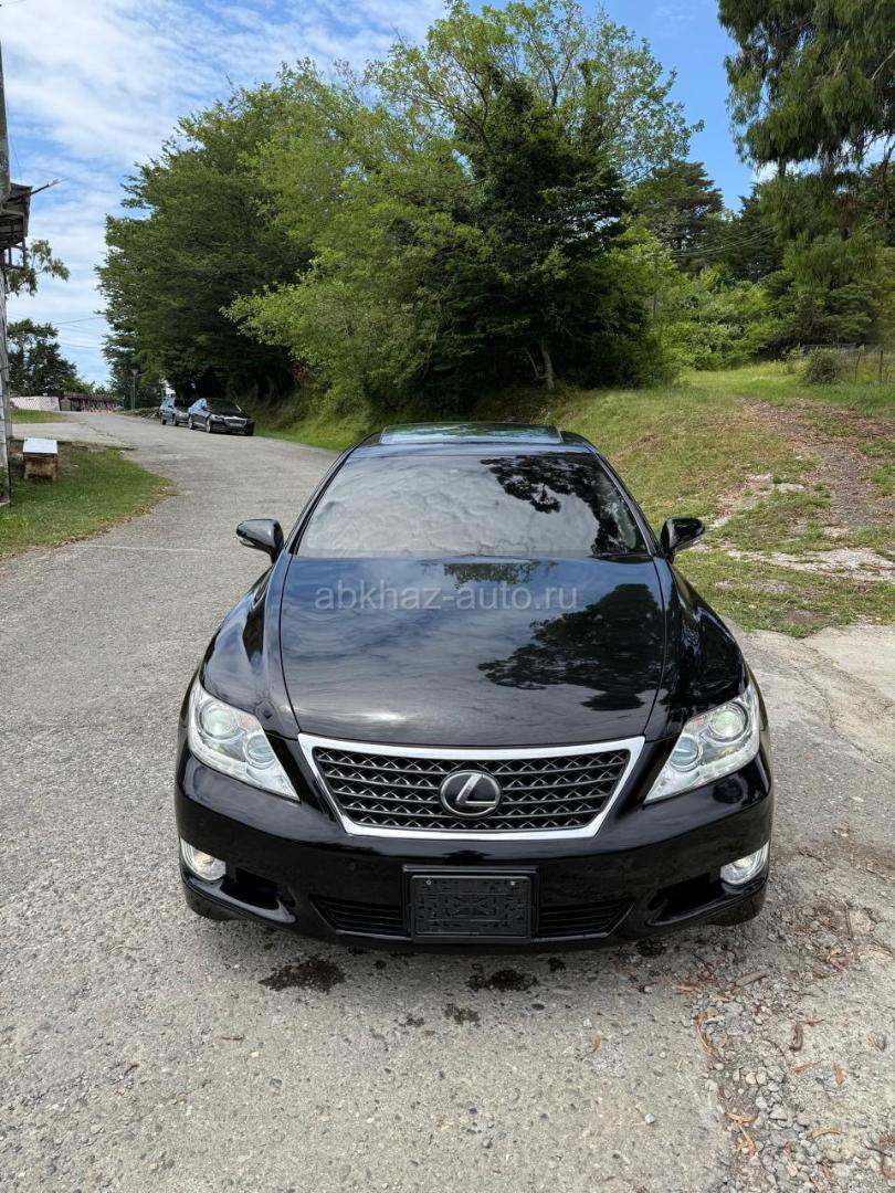 Lexus LS