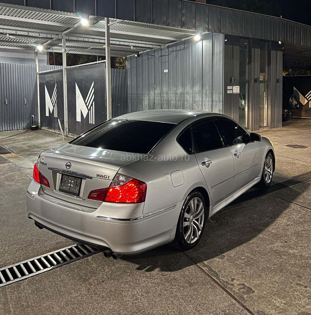 Nissan fuga
