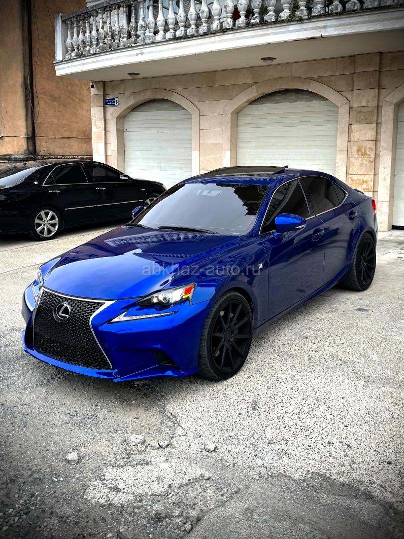 Lexus IS