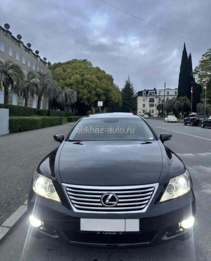 Lexus LS