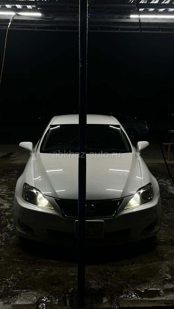 Lexus IS