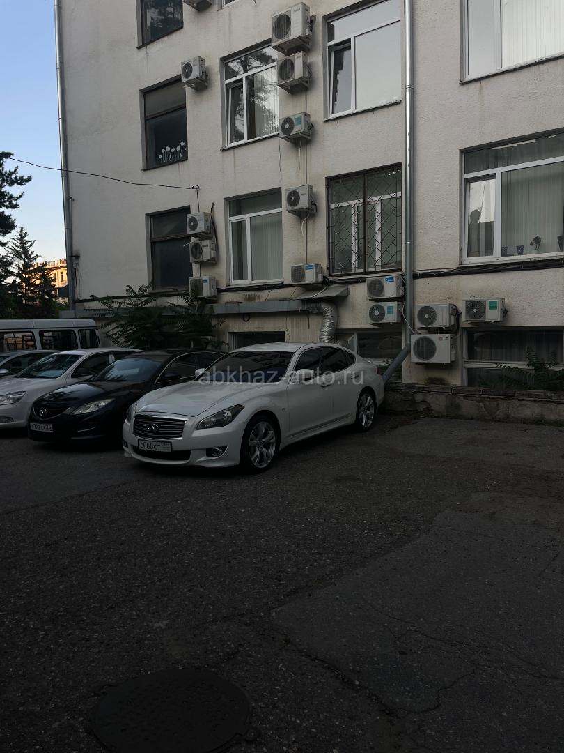 Nissan fuga