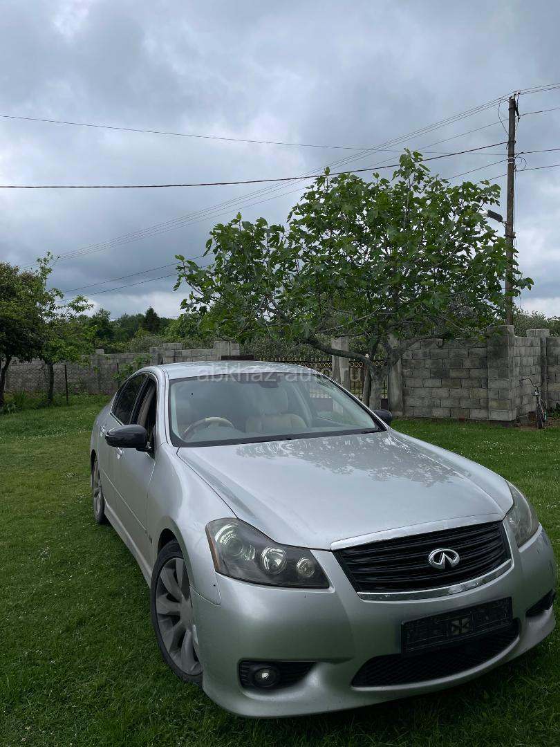 Nissan fuga