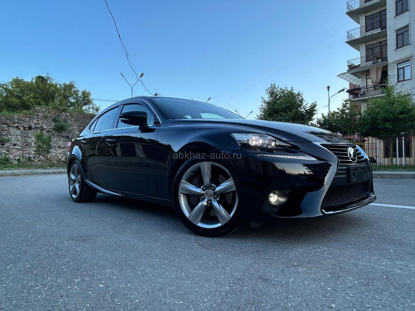 Lexus IS