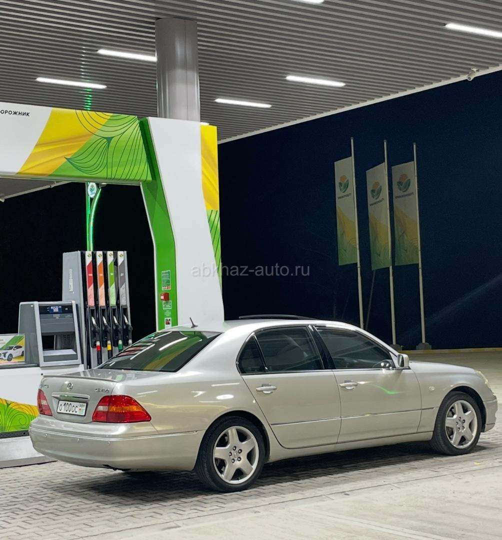 Lexus LS