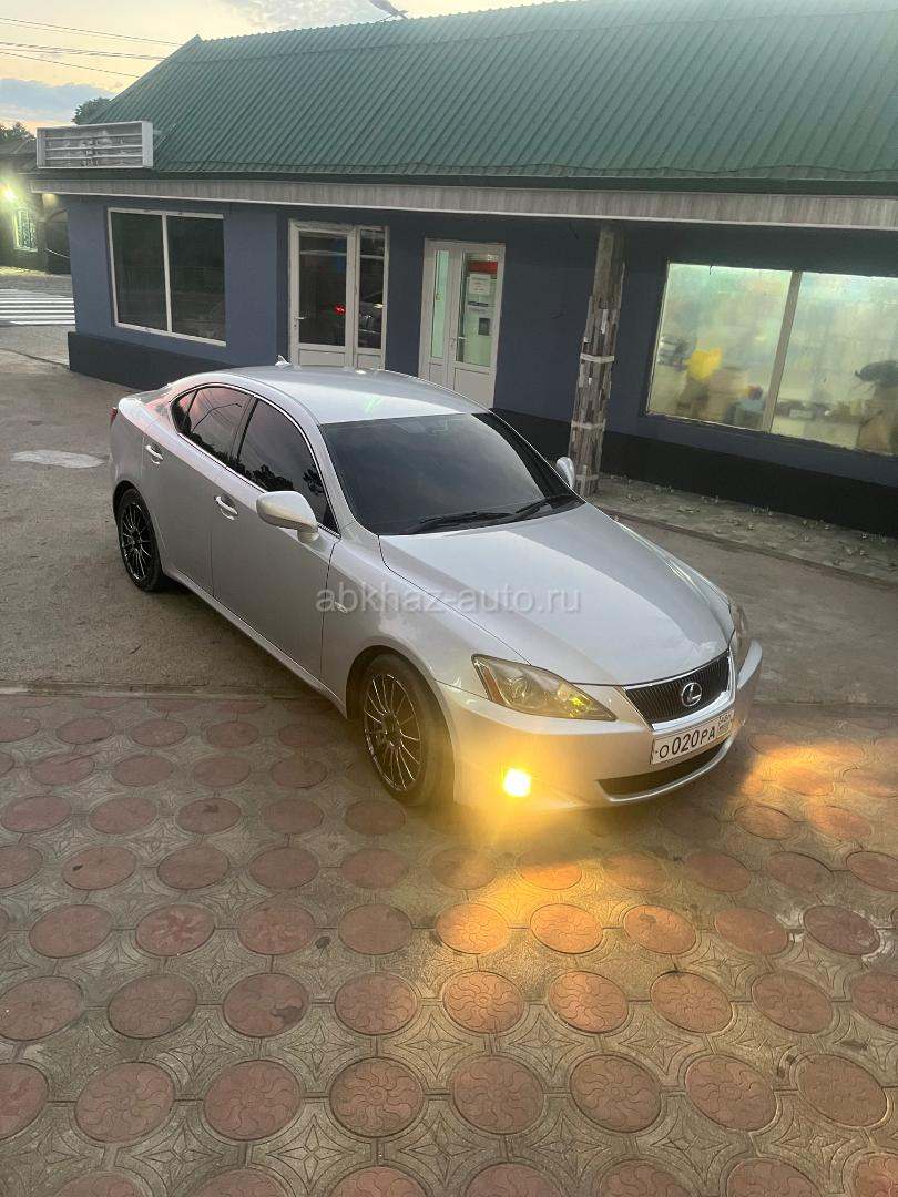 Lexus IS