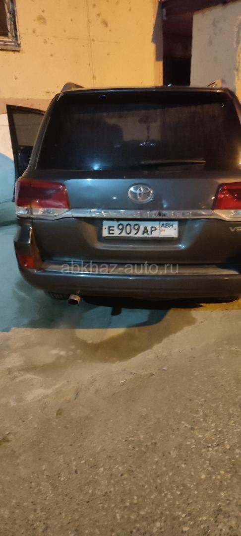 Toyota Land Cruiser