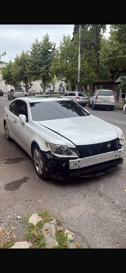 Lexus LS