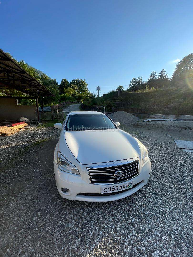 Nissan fuga