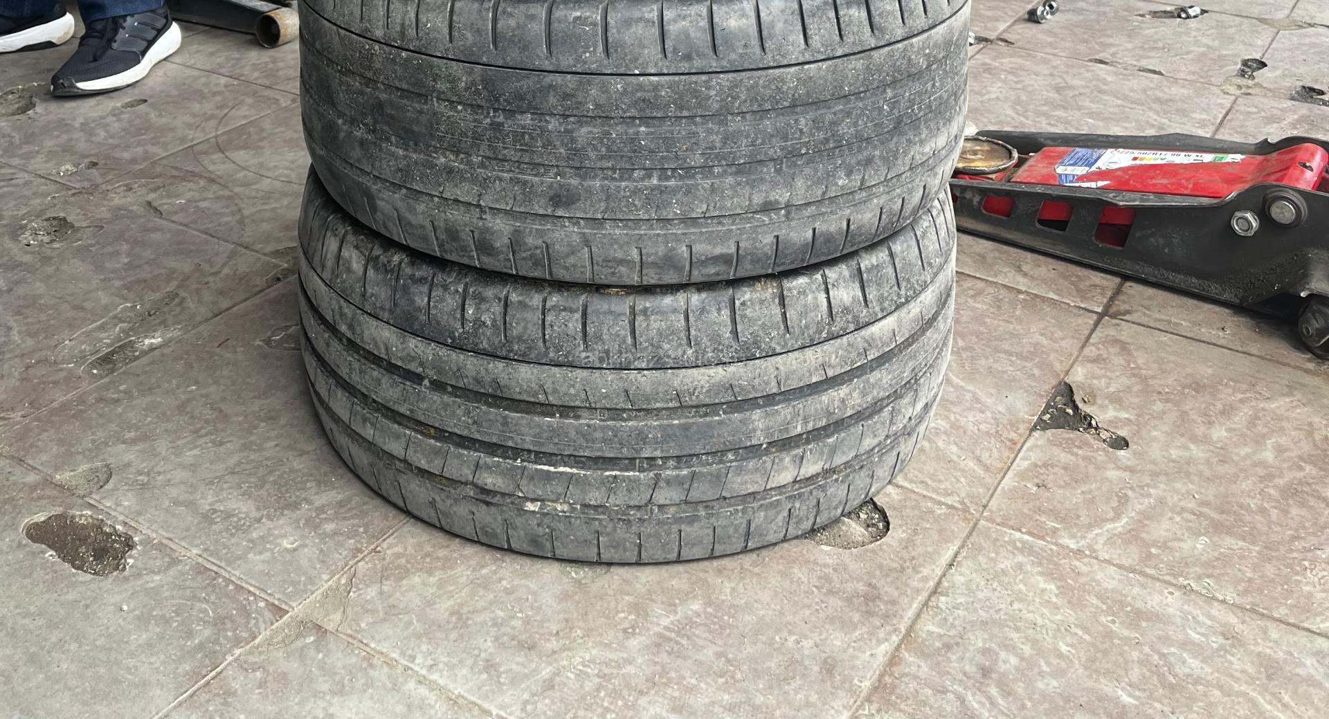 245/40/R18