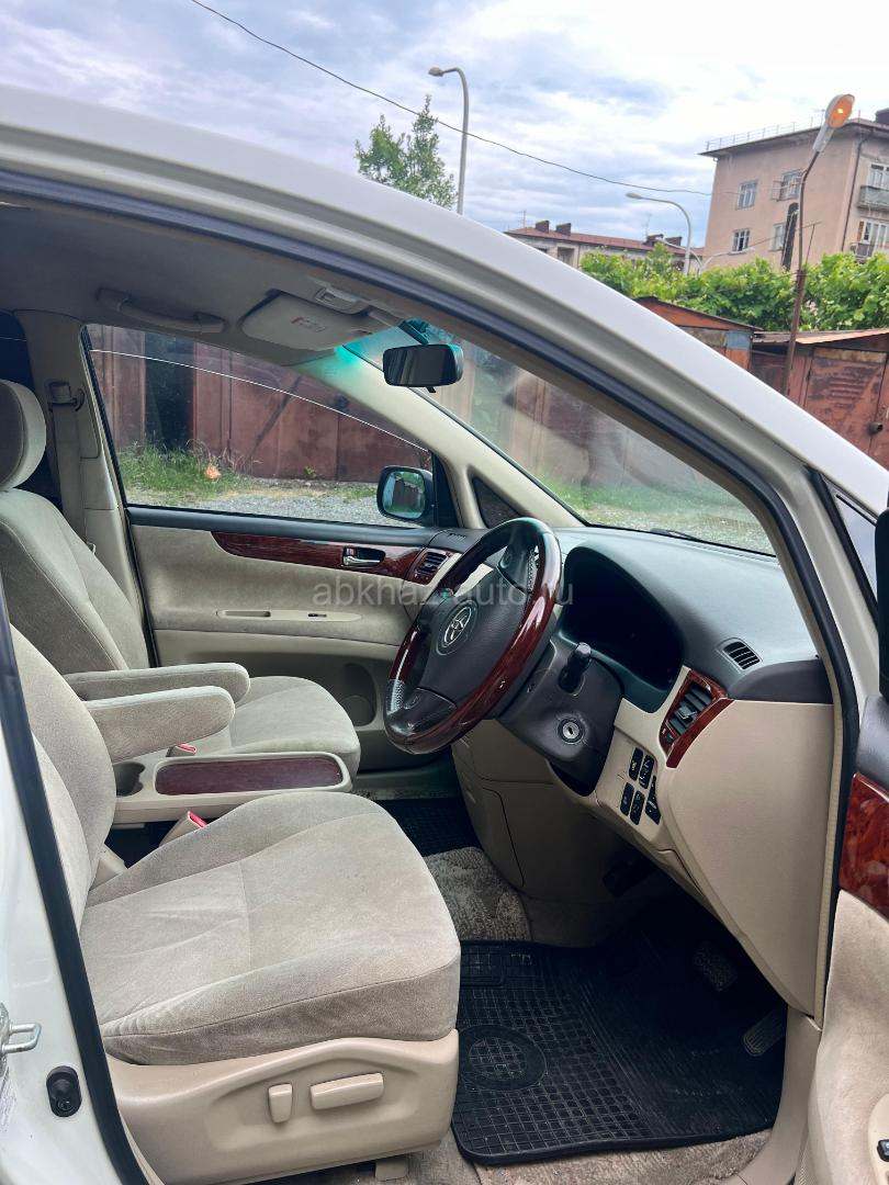 Toyota Ipsum