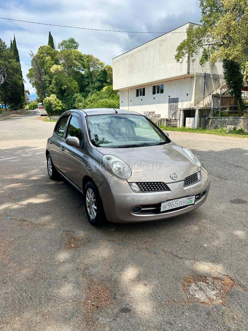 Nissan March