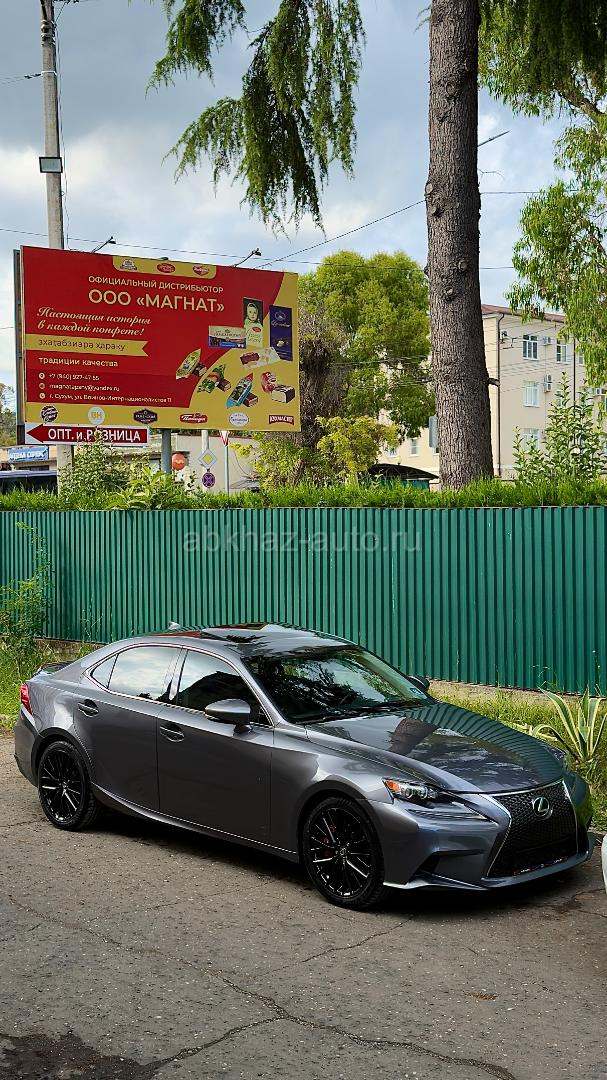 Lexus IS